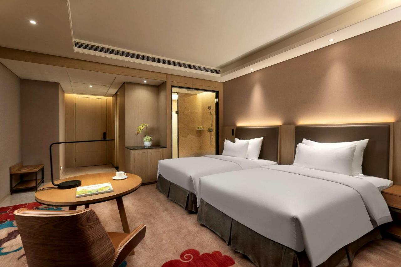 Hotel Ramada Wyndham Zhengzhou Xinzheng Xinzheng  Exterior foto